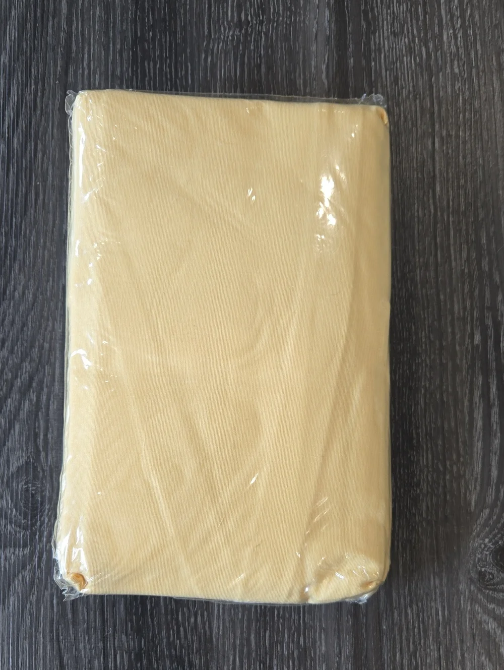 Vintage Utica No-Iron Pillowcase - Light Yellow